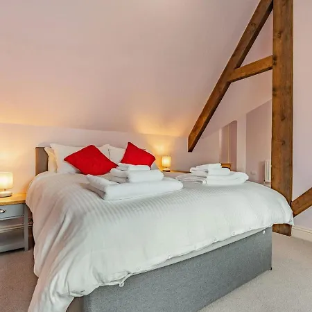 Elm Lodge Holiday home